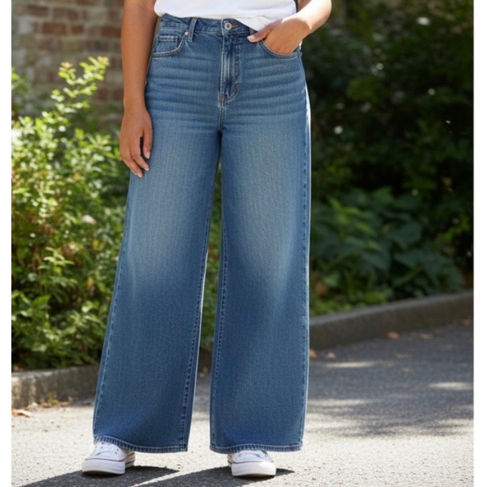 Denizen Levis Women's Vintage Wide Leg High Rise Jeans Light Wash Blue 18 40/28